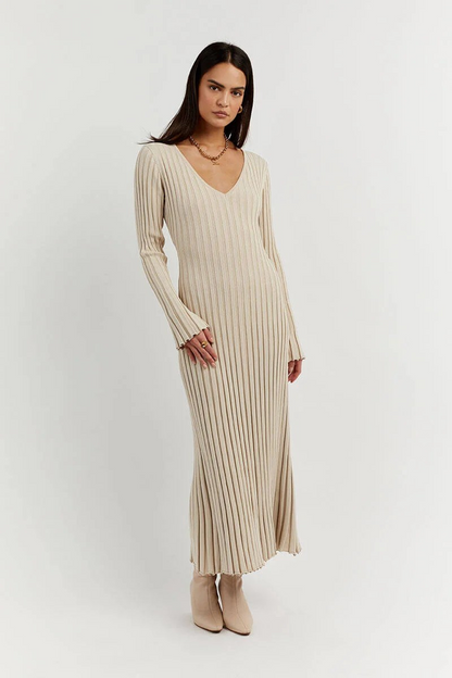 Versatile Midi Dress with Elegant Scoop Neckline