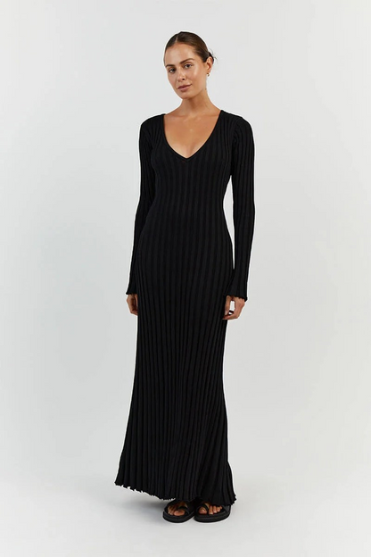 Versatile Midi Dress with Elegant Scoop Neckline